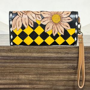 Cartera Larga de Cuero con Diseño Floral Grabado y Cuadros, con Protección RFID, Organizador de Dinero y Tarjetas, Bolso de Mano con Correa para la Muñeca para Mujer - Product Image 5