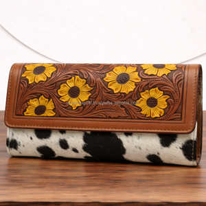 กระเป๋าสตางค์หนังแท้ลายดอกทานตะวันแกะสลักด้วยมือสำหรับผู้หญิง กระเป๋าคลัทช์หนังวัวลายขนสัตว์ กระเป๋าสตางค์ยาวสไตล์คาวเกิร์ล กระเป๋าคลัทช์ลายดอกไม้แบบวินเทจ - Product Image 2