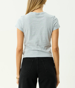 Camiseta Corta Ajustada de Algodón y Spandex para Mujer, Estilo Baby Tee, con Etiqueta Privada Personalizada, Moda Urbana, Fabricante Mayorista - Product Image 5