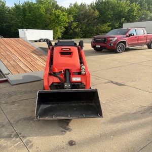 Chargeuse compacte Kubota sur chenilles ou sur roues, moteur diesel, neuve ou d'occasion, composants principaux Huade, garantie 2 ans - Product Image 1