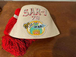 Sombrero Fez Vintage Impermeable, Suave, Blanco con Borlas Rojas Bordadas, Sombrero Masónico de Alta Calidad, Personalizado, Superventas - Product Image 6