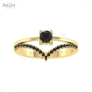 Anillo de Compromiso Chevron de Oro Sólido de 14K Premium con Diamante Negro de Corte Redondo de 4mm y Micro Diamantes Pavé, Lote de Joyería Fina - Product Image 2