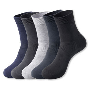 Chaussettes de sport confortables et chaussettes d'affaires pour hommes - Votre fournisseur en gros fiable pour les chaussettes ras du cou unies en gros - Product Image 1