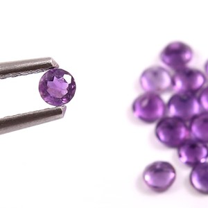 Piedra Preciosa Suelta de Amatista Natural Facetada Redonda de 1.5mm, Calidad Fina para Joyería, Amatista Redonda Facetada Suelta al por Mayor - Product Image 3