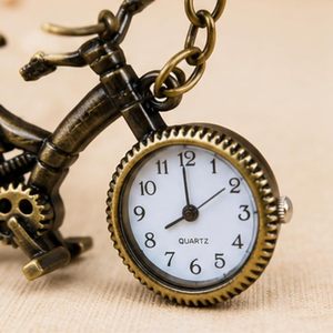Custom Polished Modern Antique Brass Keychain with Quartz Clock Gold-Plated Metal Craft Carved Collectible Decor - Product Image 4