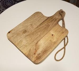 Tabla de Cortar de Madera de Acacia, Diseño Cuadrado Tipo Pala, Superficie Gruesa y Duradera, Segura para Cuchillos, Ideal para Cortar, Servir y Uso en la Cocina - Product Image 2