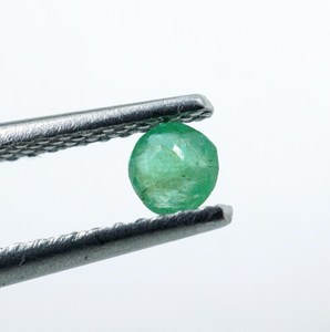 Piedra Preciosa de Ópalo Zambiano de 0.10ct, Ópalo Verde Facetado Redondo (3.5X2MM), Colgante de Compromiso Vintage con Forma de Corazón Chapado en Plata - Product Image 2