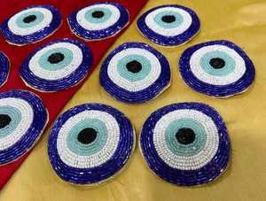 Porte-clés brodé artisanal avec perles, motif floral coloré, cadeau unique pour les amis et la famille - Product Image 6