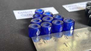 Cuentas de Vidrio Facetadas en Forma de Barril, Color Rojo Intenso, Acabado Transparente, Cuentas con Orificio Grande para la Fabricación de Joyas, Suministros para Manualidades, Venta al por Mayor - Product Image 3