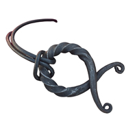 Croix de troll médiévale forgée à la main, pendentif en fer rustique, forgé par des artisans qualifiés, inspiré de la tradition nordique ancienne