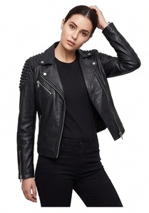 Chaqueta de cuero negra para mujer al por mayor, estilo motero con hombros con tachuelas, abrigo asimétrico, proveedor de ropa exterior de corte ajustado personalizado - Product Image 5