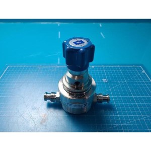 Válvula Solenoide Neumática Parker SQ420E1002PFS8MMPMPA 45800796 Usada Como Parte de Equipos Legacy Semiconductor - Product Image 1