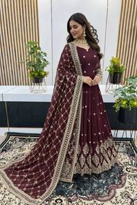 Robe longue en faux georgette brodée de qualité supérieure avec travail de sequins, dupatta assorti, manches longues, tenue ethnique festive pour occasions spéciales AU 359 - Product Image 5