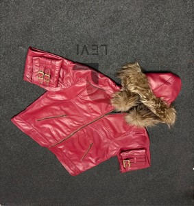 เสื้อแจ็คเก็ตหนังเทียมบุขนสำหรับผู้ชายคุณภาพพรีเมียมแบบสั่งทำพิเศษสำหรับฤดูหนาว พร้อมฮู้ดแต่งขนเฟอร์ - เสื้อโค้ทหนังซิปแฟชั่น - Product Image 3