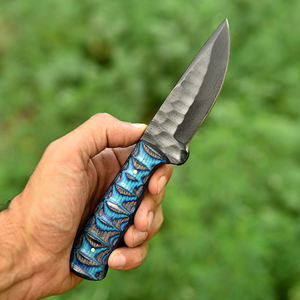 Cuchillo Táctico y de Caza de Hoja Fija, Hoja con Recubrimiento en Polvo y Mango de Madera Pakka, con Funda de Cuero, Personalizado OEM/ODM - Product Image 1