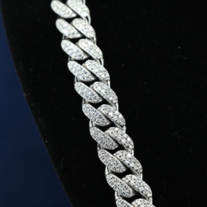 สร้อยคอแฟชั่นฮิปฮอปสุดหรูจาก Gallerley รุ่นขายดี ดีไซน์หนักแน่น ประดับเพชร VVS มอยส์ซาไนต์ เงินแท้ S925  แบบ Cuban Link เหมาะสำหรับเป็นของขวัญ - Product Image 3