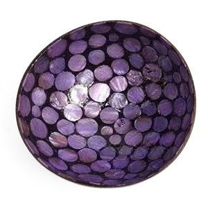 Bol en coquille de noix de coco, présentant des sculptures raffinées, matériau éco-responsable, finition polie, pour la présentation en cuisine - Product Image 1