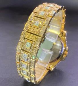 Suministro al por mayor de relojes de diamantes de moissanita japoneses chapados en oro para festivales y ceremonias al mejor precio del mercado. - Product Image 3