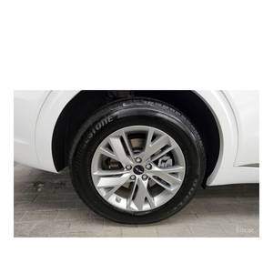 Genesis GV70 2024 2.5T Gasolina 2WD 16,833 km Caja de Cambios Automática Asientos de Cuero Volante a la Izquierda con Cámara Trasera - Product Image 5