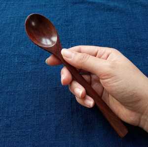 Cuillère de cuisine artisanale en bois de rose, ustensile de cuisine en bois naturel, cuillère réutilisable écologique, idée cadeau - Product Image 4