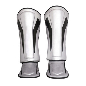 Espinilleras de Kickboxing Ajustables de Cuero PU de Fábrica OEM con Cierre de Gancho y Bucle Seguro, Espinilleras de Boxeo Personalizadas con Etiqueta Privada - Product Image 5