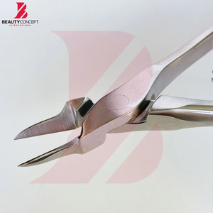 Coupe-cuticules professionnel en acier inoxydable, outil de manucure et pédicure de précision pour éliminer les peaux mortes, avec emballage cadeau personnalisé - Product Image 2