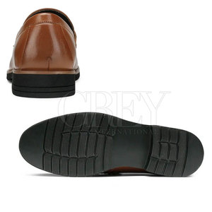 Chaussures en cuir pour hommes, artisanat authentique, chaussures décontractées, semelle rembourrée, texture riche, tenue élégante au quotidien - Product Image 4