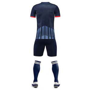 Concevez vos propres ensembles d'uniformes de football personnalisés, respirants, à manches courtes, 100% polyester, séchage rapide, logo personnalisé, haute qualité - Product Image 3