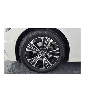 เมอร์เซเดส-เบนซ์ อี-คลาส อี200 อาวองต์การ์ด ปี 2024 ระยะทาง 11,290 กม. เกียร์อัตโนมัติ พวงมาลัยซ้าย กล้องมองหลัง - Product Image 4