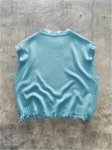 Haut court tricoté sans manches bleu clair avec imprimé croix blanche, col à volants, pull décontracté unisexe, style oversize printemps - Product Image 6