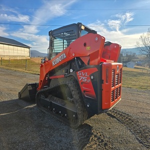 Chargeuse compacte sur chenilles Kubota SVL 75-2 d'origine, avec roulement et pompe, 75 kW, presque neuve, offrant des performances puissantes - Product Image 4