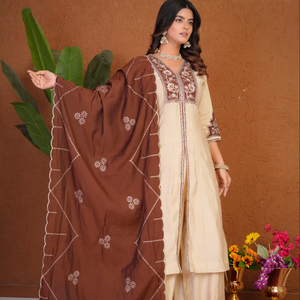 Ensemble de robe Anarkali en soie romaine élégante avec broderie multi-fils et travail manuel – Tenue de soirée - Product Image 1