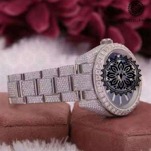 Montre de luxe pour homme Charm Jewels en acier inoxydable 40 mm, cadran analogique mécanique en verre, lumineuse, avec bouton poussoir et fermoir caché, étanche 10 bars - Product Image 3