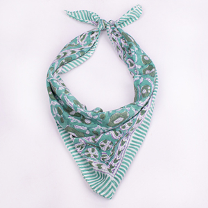 Pañuelo Cuadrado Multifuncional de Algodón Estilo Boho Chic para Primavera/Verano, Accesorio Casual para Unisex o Mascotas - Product Image 3