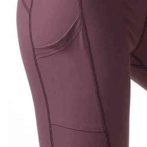 Shorts de yoga taille haute à découpes avec poches, couleur unie, en nylon extensible quadridirectionnel, taille élastique, design à surpiqûres contrastées - Product Image 4