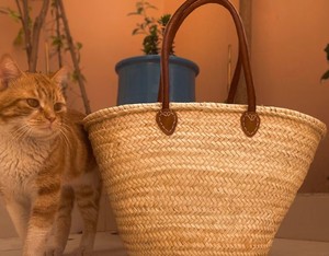 Cesta grande de paja francesa: Bolso de playa tejido a mano - Product Image 1