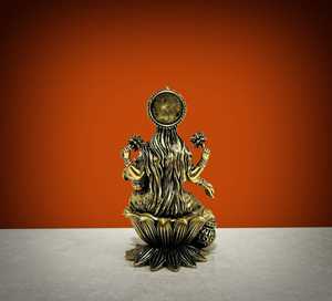 Statue de la déesse Lakshmi en laiton artisanal, moulée dans la cire, pour la décoration de la maison ou du temple - Product Image 3