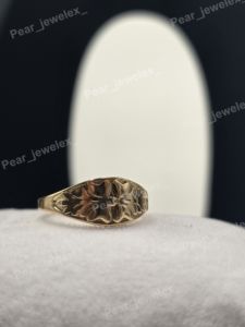 Anillo Vintage con Diseño Floral Tallado, Anillo de Sello con Patrón de Flores Grabado, Bañado en Rodio, Regalo para Mujer - Product Image 2