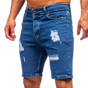 กางเกงยีนส์ขาสั้นผู้ชายสไตล์สตรีทแวร์ ปักโลโก้แบบกำหนดเอง พร้อมดีไซน์ลายนูนแบบกำหนดเอง พิมพ์ลายโซ่และประดับด้วยหิน - Product Image 4