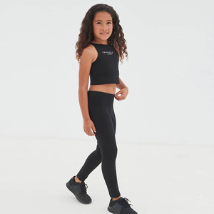 Ensemble de yoga pour filles, haut court et leggings noirs, marque privée, tissu extensible en spandex et polyester, vêtements de sport - Product Image 1