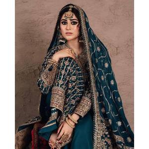 ชุดเสื้อผ้าอินเดียและปากีสถานสำหรับงานปาร์ตี้ ประกอบด้วยเสื้อ กระโปรง และผ้าคลุมไหล่ - Product Image 3