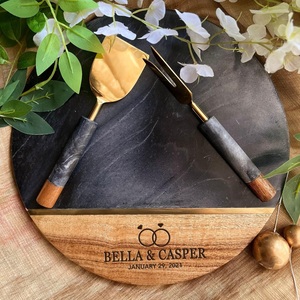 Elegante Tabla de Quesos de Mármol Negro y Madera de Acacia con Juego de Cuchillos para Queso de Acero Inoxidable Dorado, Plato de Charcutería de Lujo - Product Image 4