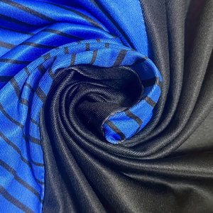 ชุดกีฬาผู้ชาย 3 ชิ้น สีสันตัดกัน เสื้อยืดแห้งเร็ว กางเกงขาสั้นออกกำลังกาย ระบายอากาศได้ดี กางเกงเลกกิ้งยืดหยุ่นสูง ชุดออกกำลังกาย - Product Image 6