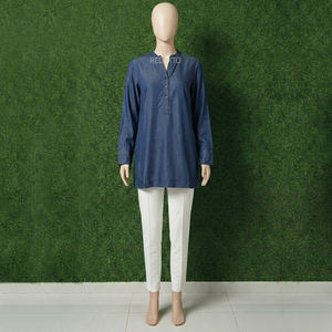 Vente en gros de t-shirts pour femmes entièrement personnalisables, écologiques, style streetwear, coupe ajustée, avec impression de logo personnalisé - Product Image 1