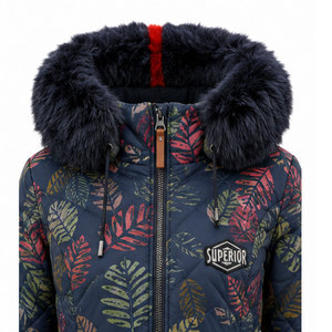 Chaqueta Impermeable con Capucha Premium para Mujer, Estilo Parka Corta, Aislamiento Térmico Grueso y Protección Contra el Viento - Product Image 3