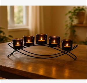 Porte-bougie moderne en métal noir courbé - Centre de table pour 5 bougies votives - Décoration intérieure et éclairage de mariage - Product Image 2
