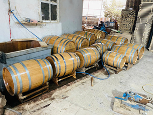 [BEST SELLER] |   Mini fût en bois de chêne artisanal pour l'âge du vin, le stockage des spiritueux, la décoration de bar à domicile ou de restaurant, Vietnam - Product Image 6