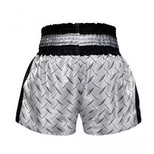 Shorts de sport Muay Thai en satin vert dégradé de qualité supérieure, respirants, légers, à séchage rapide, pour une performance athlétique - Product Image 4