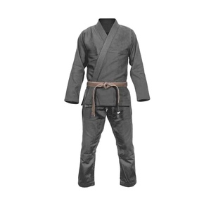 Tissu renforcé Dynamic Gi avec coutures renforcées, ajustement adaptatif, idéal pour l'entraînement compétitif en arts martiaux, uniforme de judo et de karaté - Product Image 1