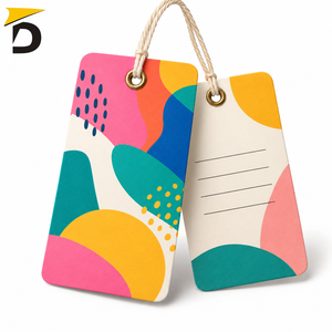 Etiquetas personalizadas para prendas que proporcionan información clara sobre el producto, construcción duradera y estilo elegante para uso en moda y comercio minorista. - Product Image 2